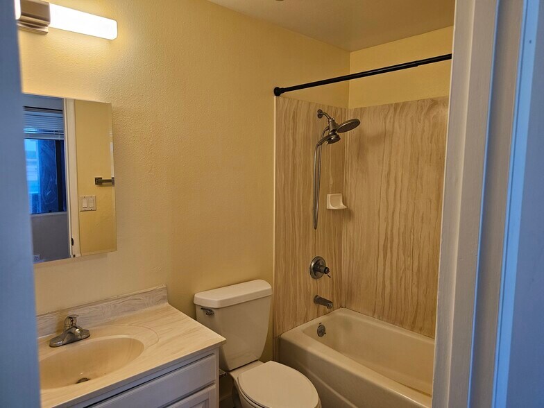 Building Photo - 2238 Komo Mai Dr