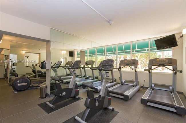 Building Photo - 888 Brickell Key Dr