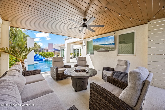 Building Photo - 385 Newport Dr