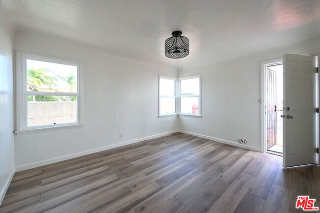 Building Photo - 4430 W 134th St