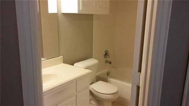 Building Photo - 7701 Val Verde Dr