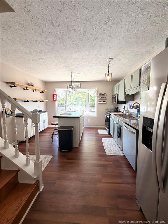 Building Photo - 1030 Rim Rd