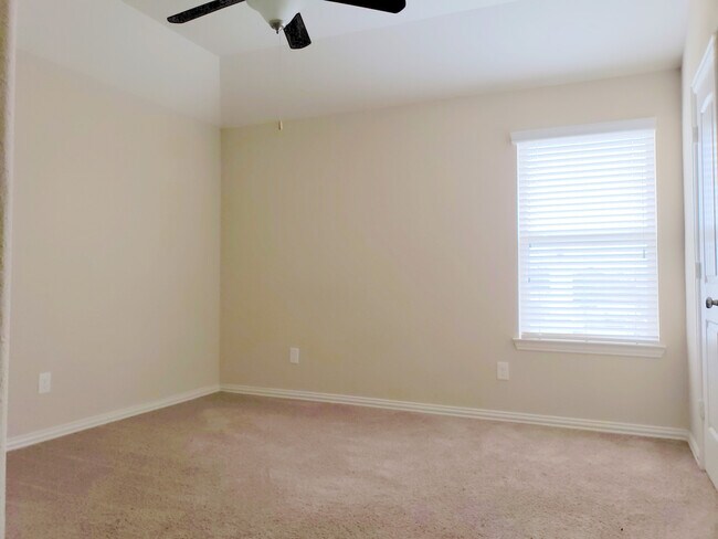 Building Photo - 8818 Cornina Dr