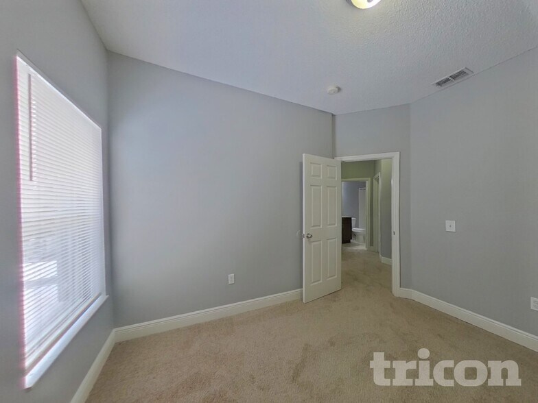 Building Photo - 2143 Jessa Dr