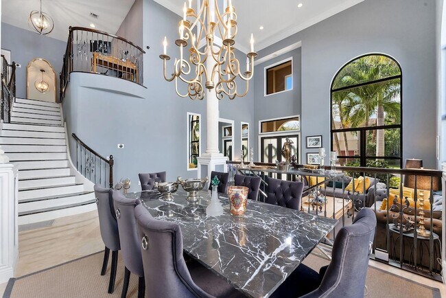 Building Photo - 9173 Delemar Ct