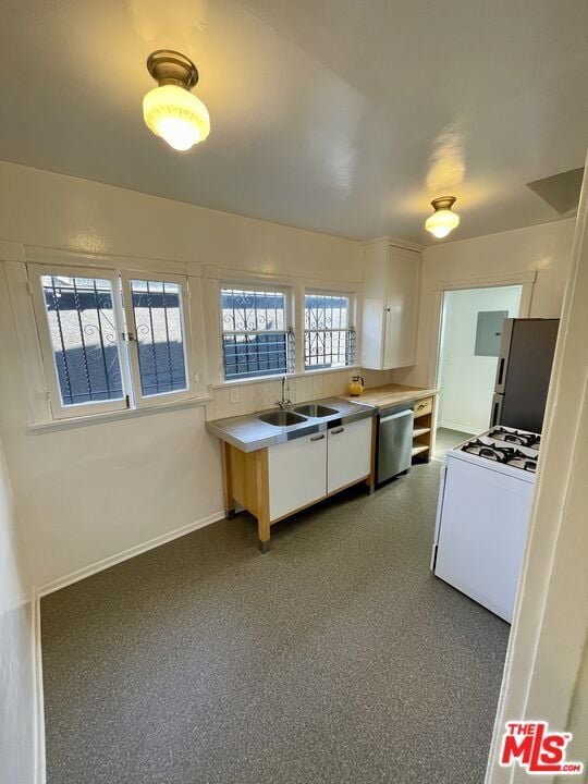 Building Photo - 2672 Cimarron St