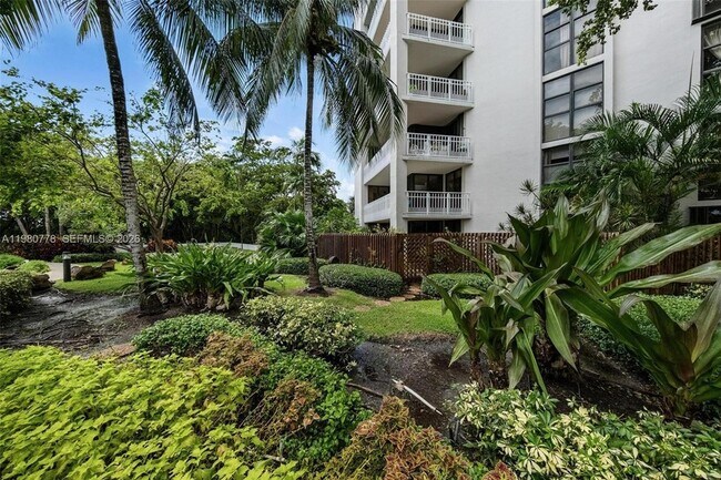 Building Photo - 2000 Towerside Terrace