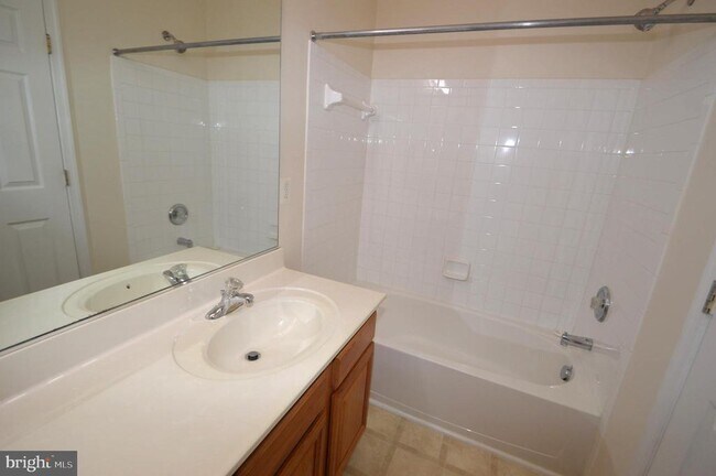 Building Photo - 24600 Siltstone Square