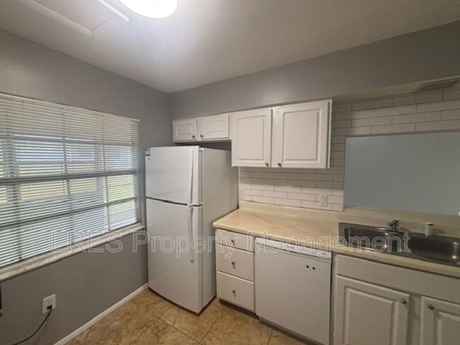 Building Photo - 2706 Graduate Ct