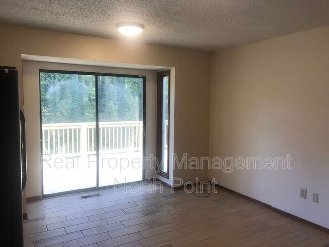 Building Photo - 19 Ashton Woods Dr