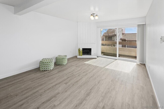 Building Photo - 6877 Caminito Mundo