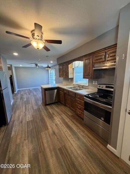 Building Photo - 2312 S Patterson Ave