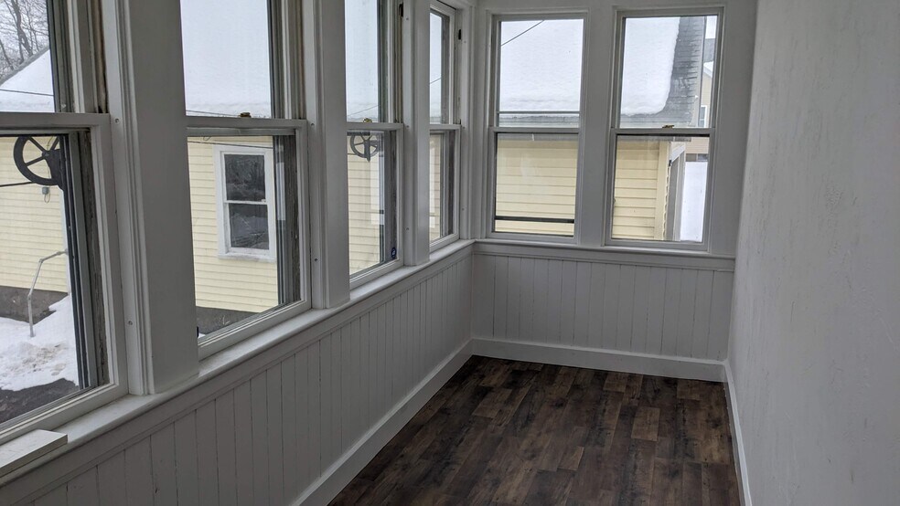 Sunny 3 season porch - 293 Madison St