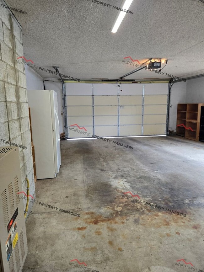 Building Photo - 1301 Kayu Ln