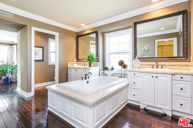 Building Photo - 7391 W Coastal View Dr