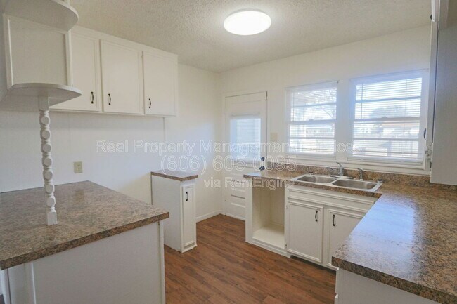 Building Photo - 3012 49th St