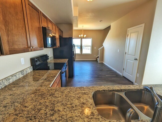 Building Photo - Paired Townhome in Chapel Heights