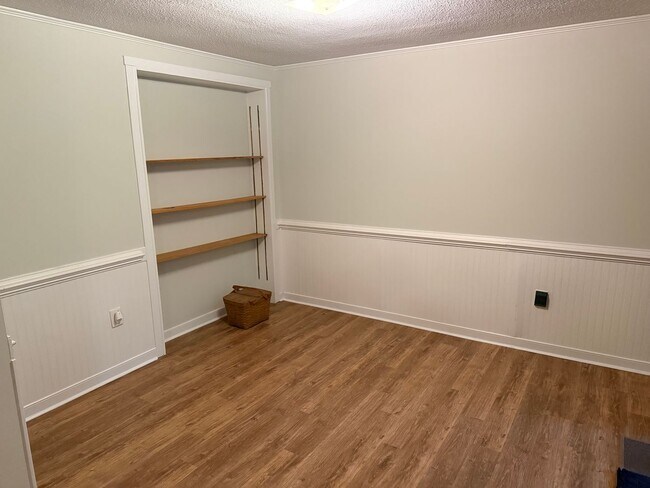 Building Photo - 9212 Groundhog Dr