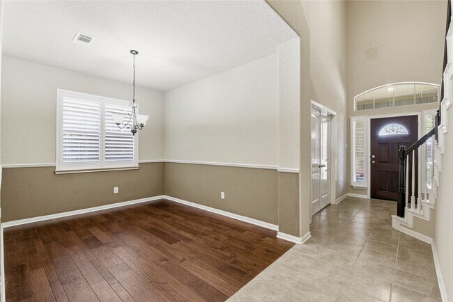 Building Photo - 114 Forest Elk Pl