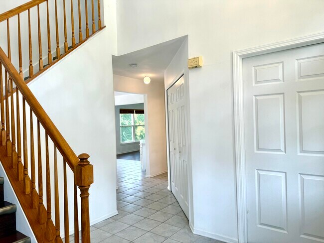 Building Photo - 2341 Timbercrest Ct