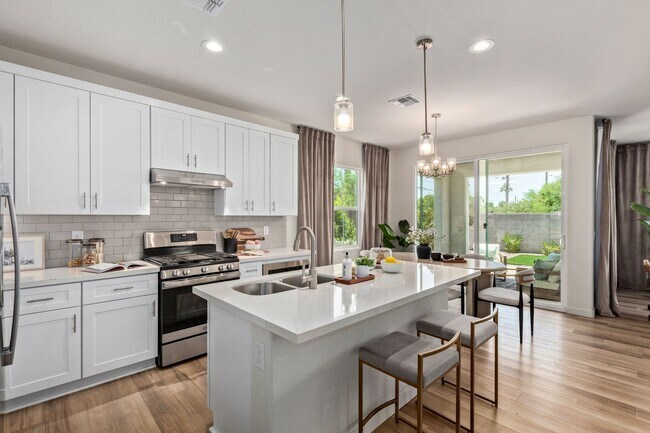 Building Photo - BEAUTIFUL PHOENIX HOME IN GATED COMMUNITY!