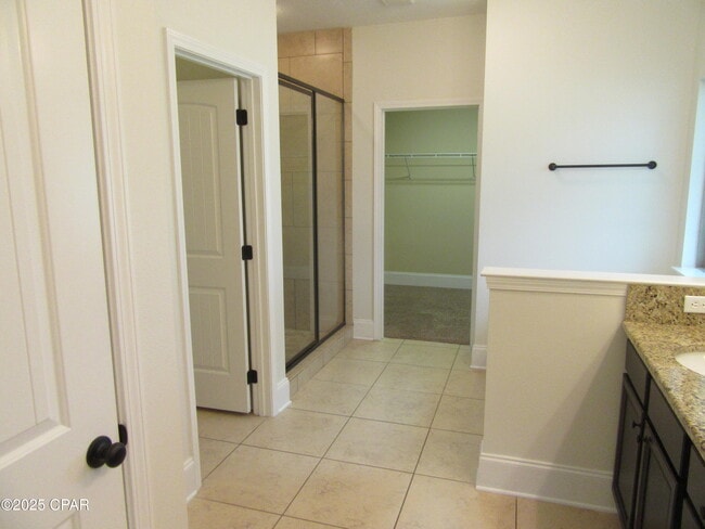 Building Photo - 114 Lake Merial Shores Dr