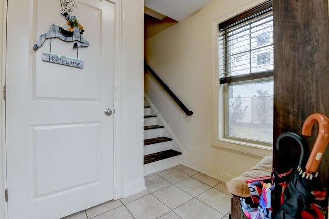 Building Photo - 1625 Paterson Plank Rd