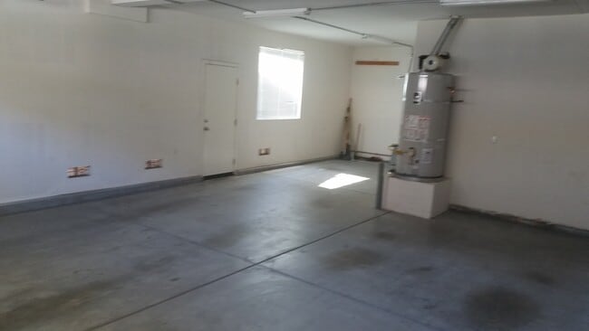 Building Photo - 31990 Oregon Ln