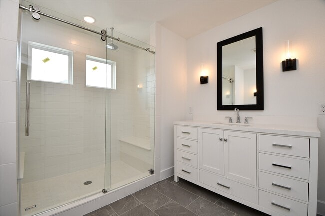 Building Photo - 2209 Via Laura Ln