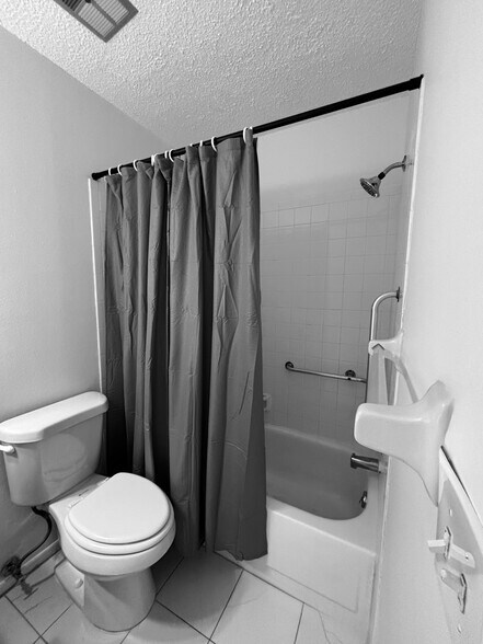 Building Photo - 2853 Forrestal Ct