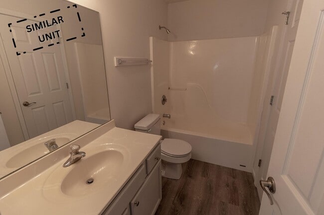 Building Photo - 3306 E St Charles Rd