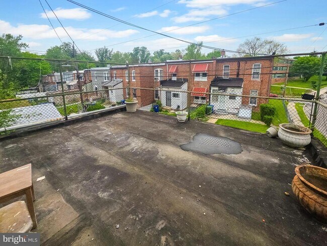 Building Photo - 3200 Normount Ave