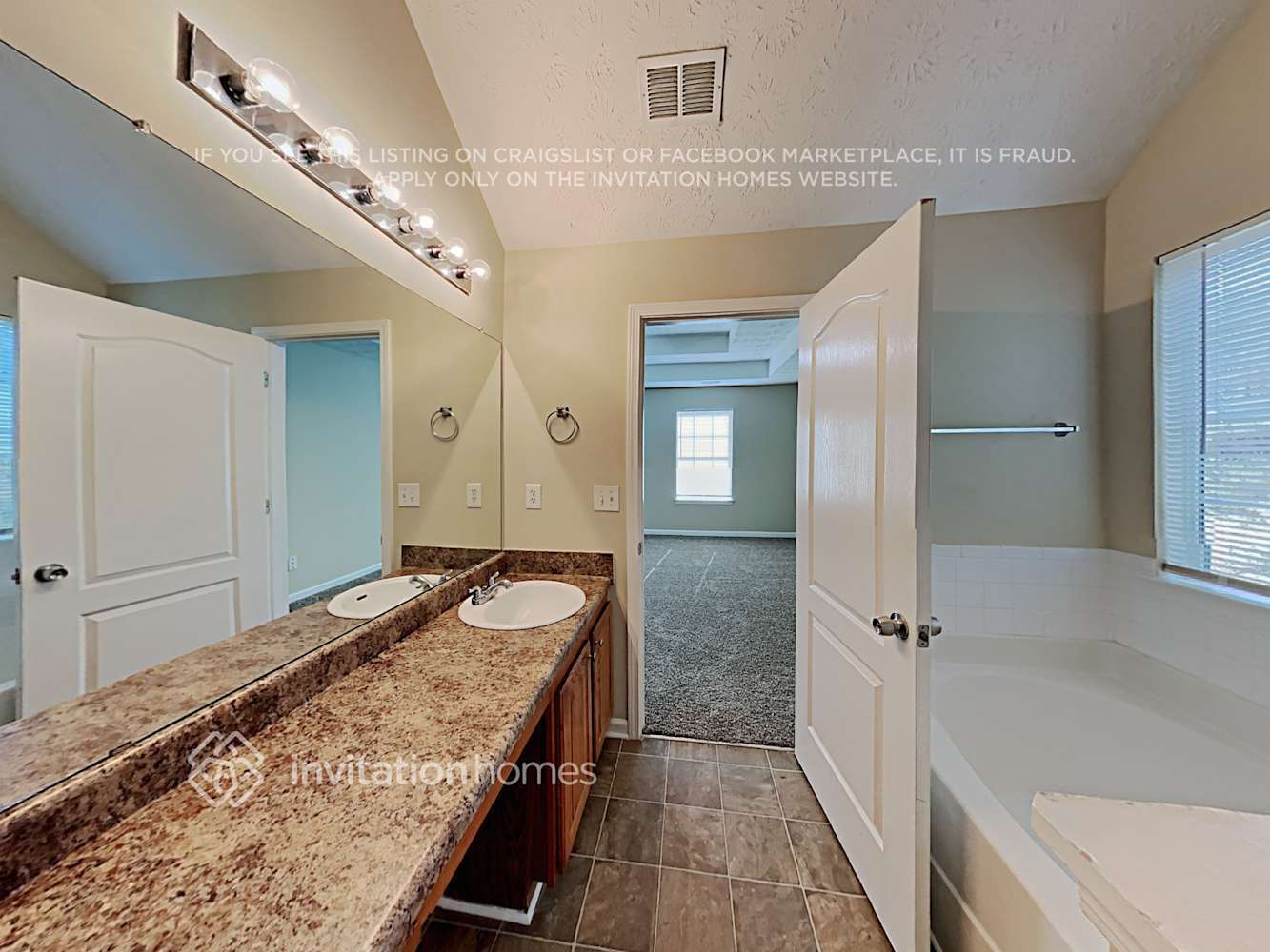 Building Photo - 3985 Melanie Woods Dr