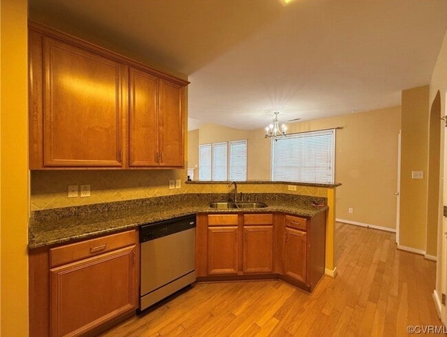 Building Photo - 850 Parkland Pl