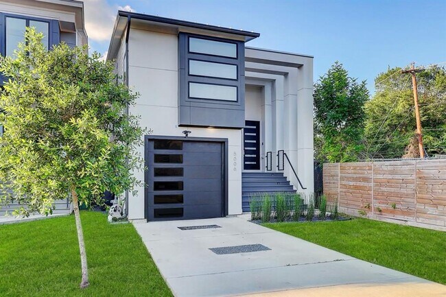 Building Photo - 5006 Golden Forest Dr