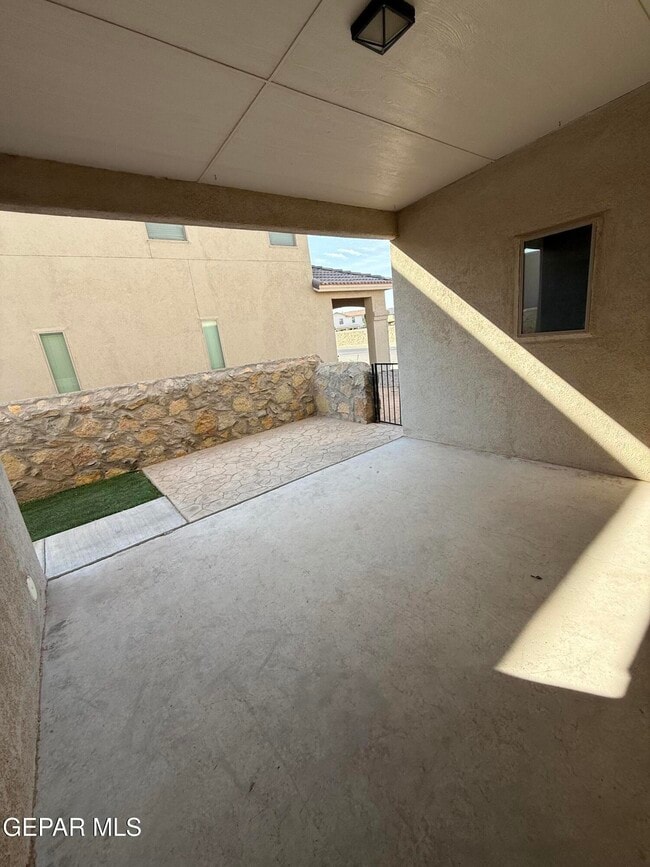 Building Photo - 14405 Eastbrook Dr