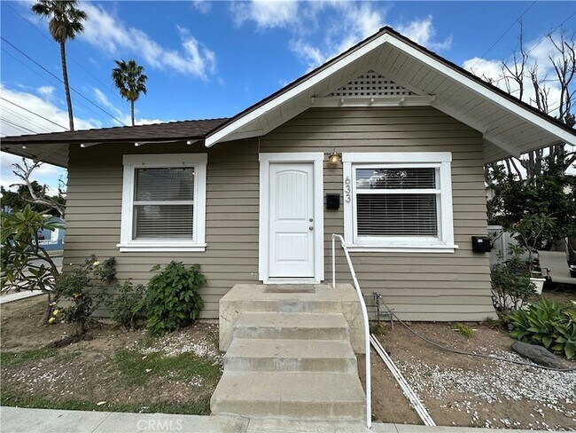 Building Photo - 633 W Maple Ave