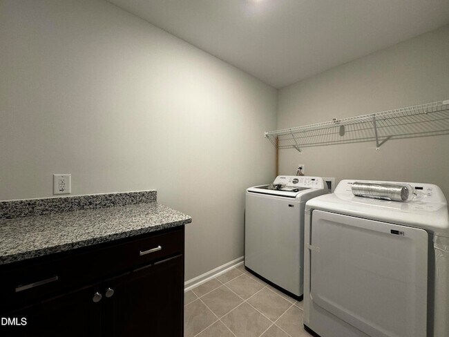 Building Photo - 17 Red Crabapple Ct