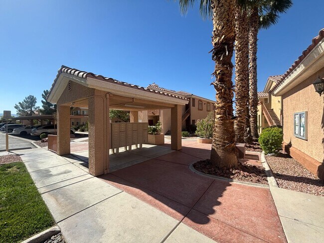 Building Photo - 1050 E Cactus Ave