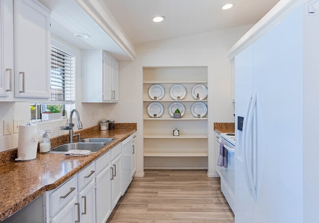 Building Photo - 3280 Rocking Horse Dr
