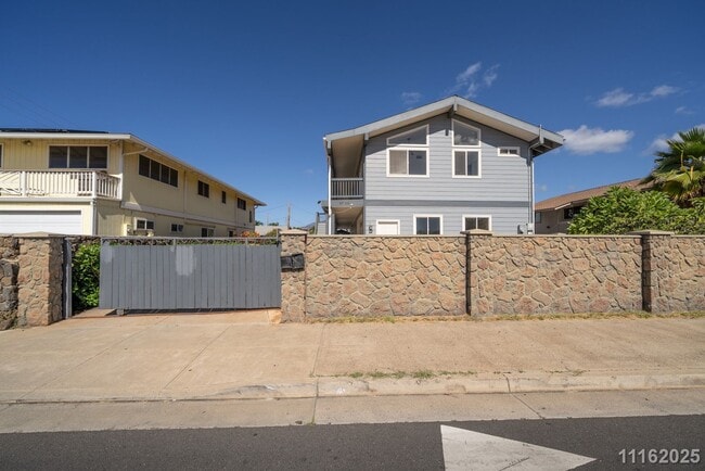 Primary Photo - West Side Paradise – Updated 3-Bed, 2-Bath Upstairs Unit