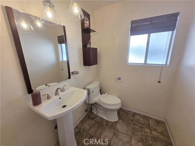 Building Photo - 5256 Lindley Ave