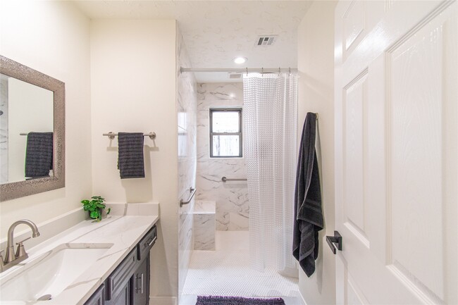 Building Photo - 11523 Bandlon Dr