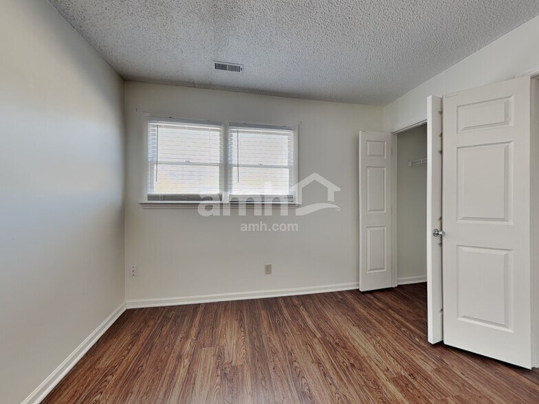 Building Photo - 13029 Greycrest Dr