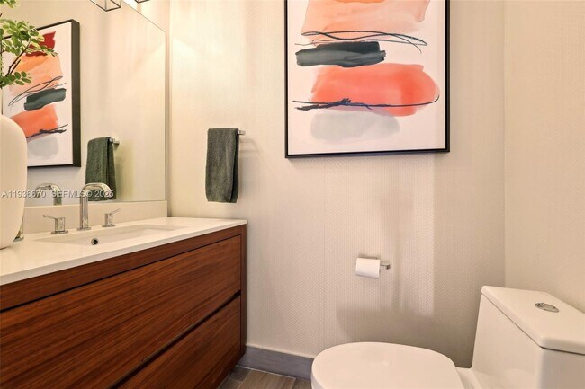 Building Photo - 3581 E Glencoe St