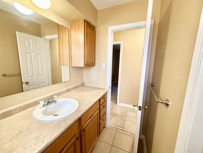 Building Photo - 1809 Capri Ln