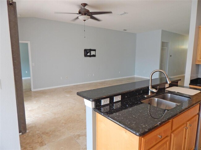 Building Photo - 6367 Bridgecrest Dr
