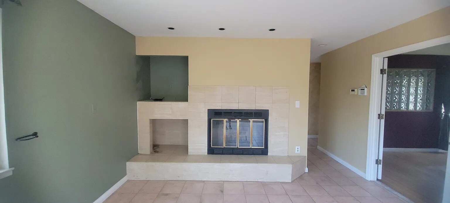 Building Photo - 4120 Cristobal Way