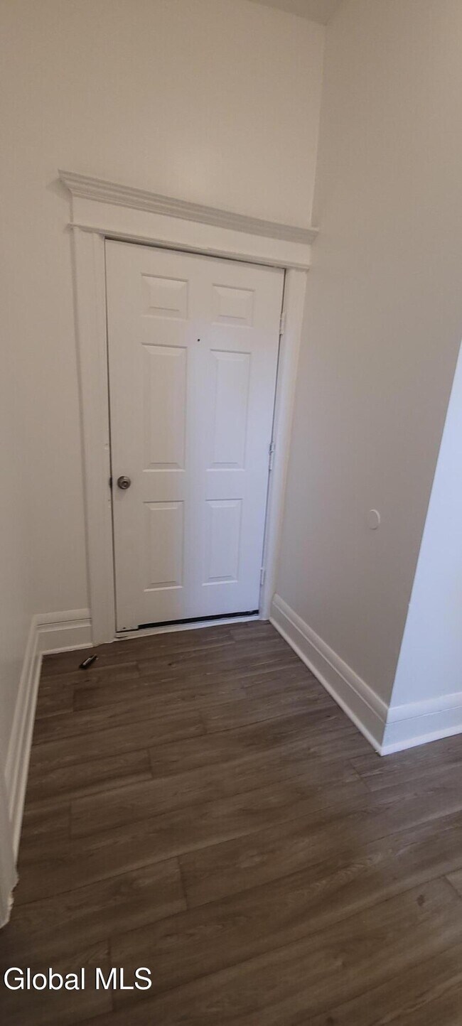 Building Photo - 9 St Joseph's Terrace