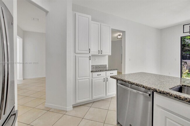 Building Photo - 9135 SW 36th Mnr